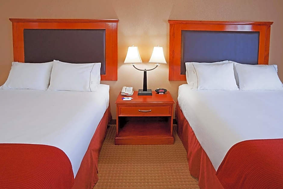 Holiday Inn Express Hotel & Suites Latham By IHG
