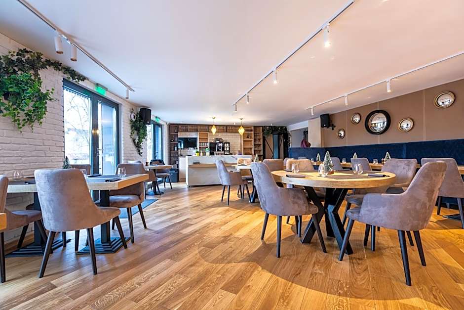 UpperHouse Suites & More