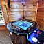 Ryes and Shine Bootlegger's Cabin! Hot Tub* Pool* Arcade* Billiards *EV * Pet Friendly