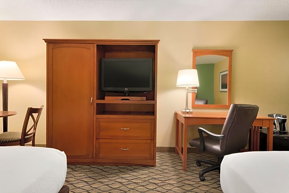 Holiday Inn & Suites Duluth-Downtown, an IHG Hotel
