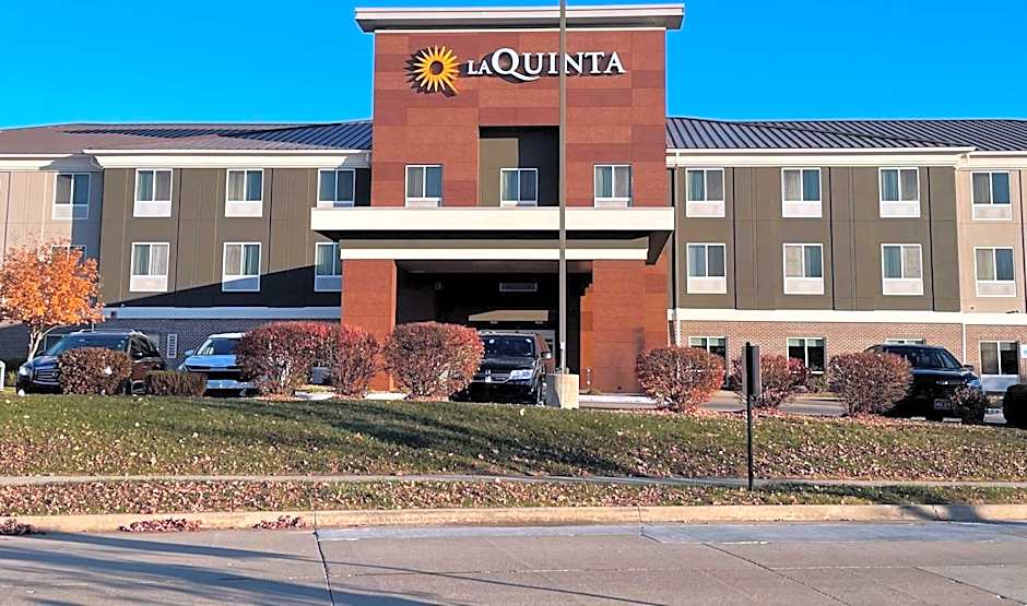 Photo 1 of 46 of La Quinta Inn & Suites by Wyndham Ankeny IA - Des Moines IA