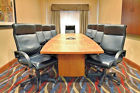 Holiday Inn Express Hotel & Suites Center Township By IHG