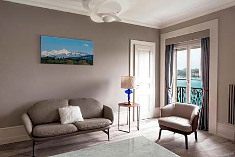 Lake Front Junior Suite, Suite, 1 King, Lake Front view