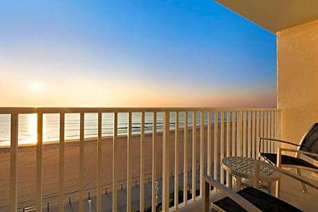 King Room with Ocean Front - Non-Smoking