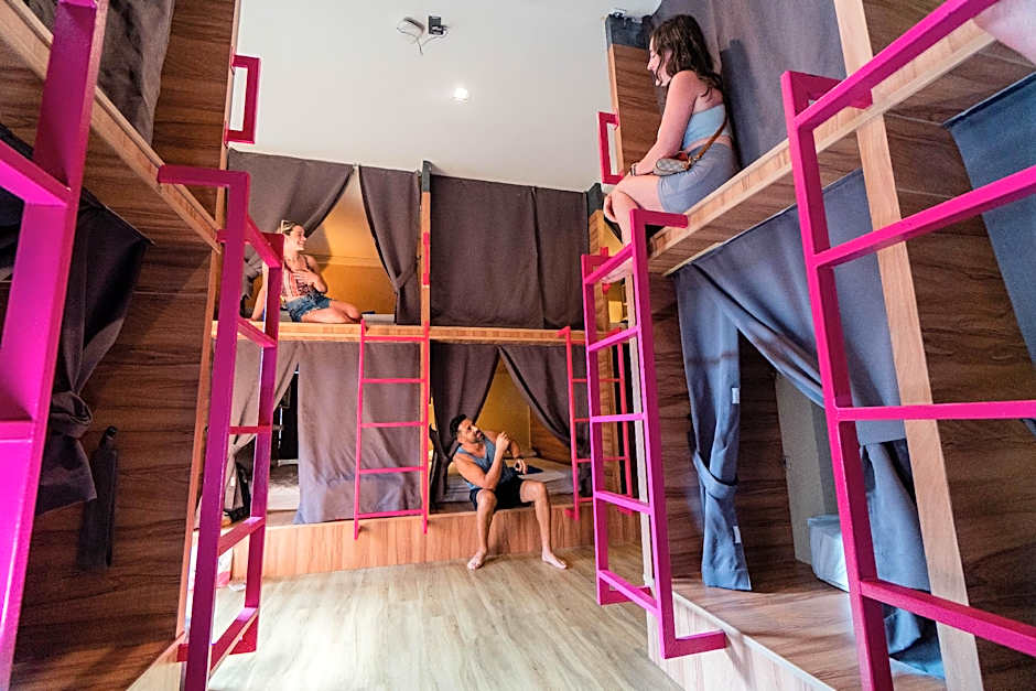 Slumber Surf Phuket Kata