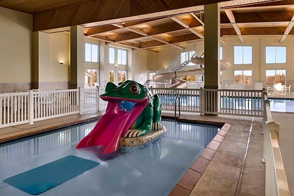 Country Inn & Suites by Radisson, Galena, IL