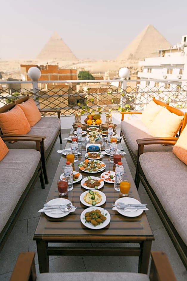 Jimmy Pyramids Hotel