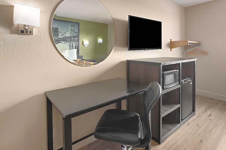 Super 8 by Wyndham Richmond Midlothian Turnpike