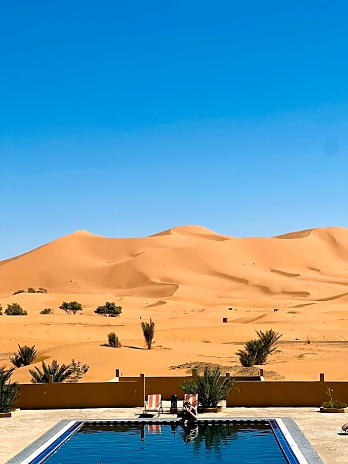 Hotel Camping Les Roses Des Dunes & Piscine