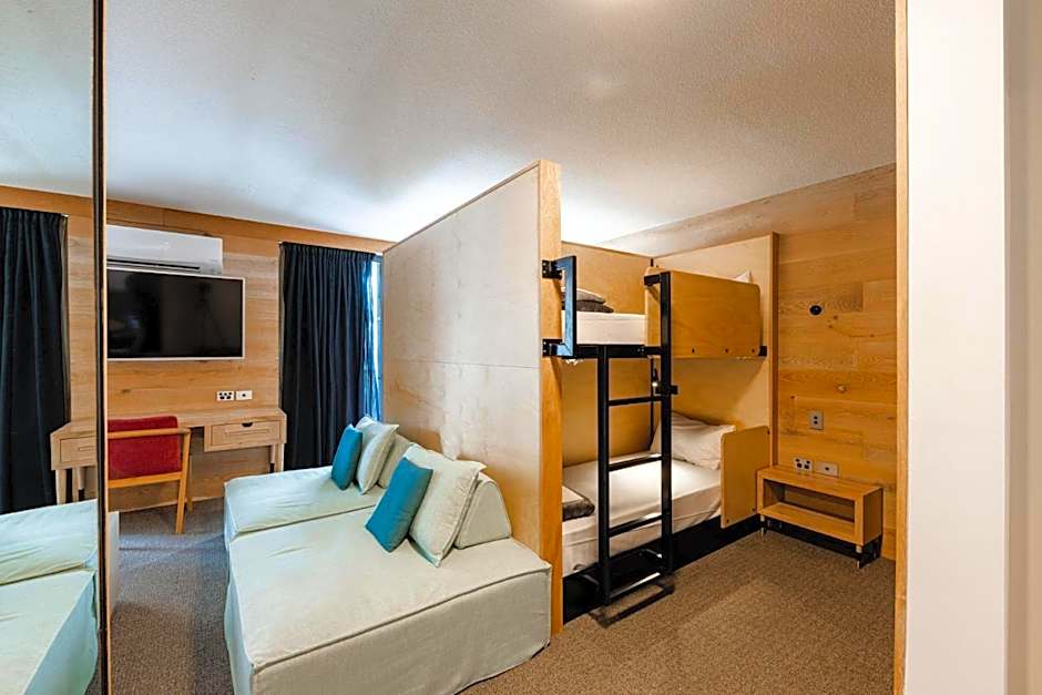 Bunk Surfers Paradise 18-35 Backpacker Hostel