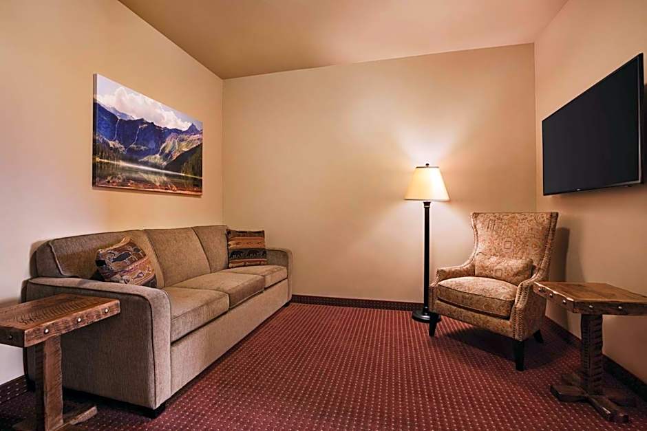 Glacier International Lodge