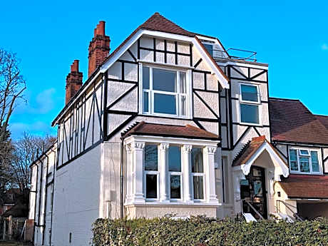 Gidea Park Hotel