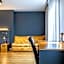 Best Western Plus Suitcase Paris La Defense