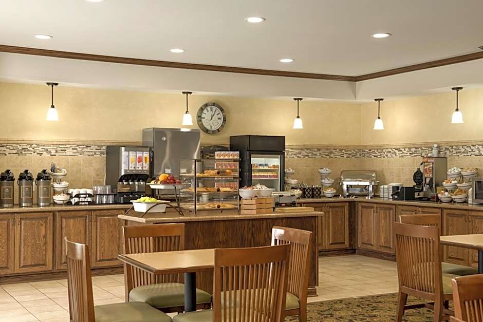 Country Inn & Suites by Radisson, Minot, ND