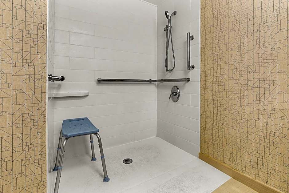 Holiday Inn Express Hotel & Suites Tacoma By IHG
