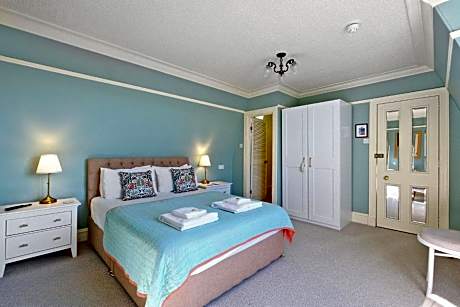 Deluxe Double Room with Shower
