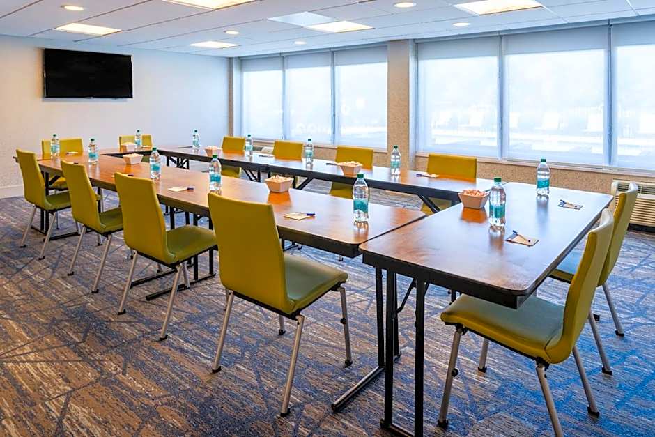 Holiday Inn Express & Suites Ft. Washington - Philadelphia By IHG