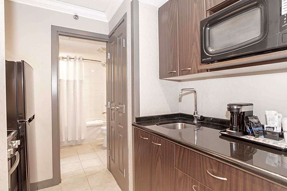 Photo 1 of 3 of Standard Suite, 1 King Bed, Kitchenette