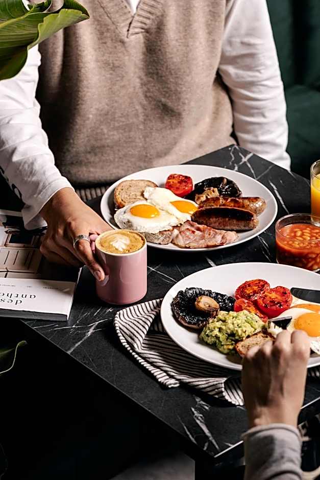Native Kings Wardrobe, St Pauls