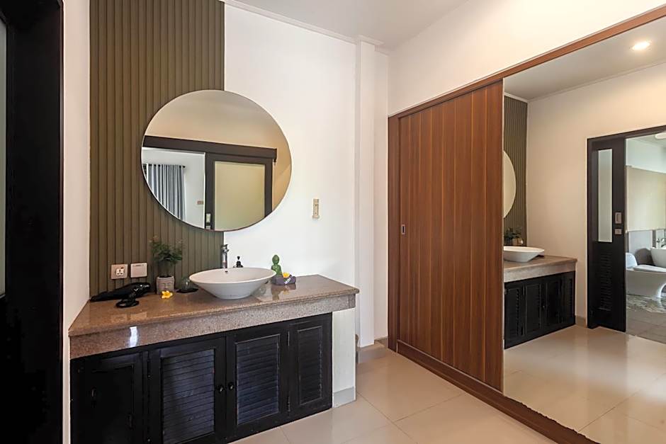 Maja Villa Batubelig by Pramana Villas