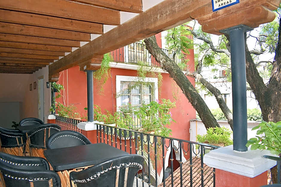 HOTEL ANA CATALINA & SUITES
