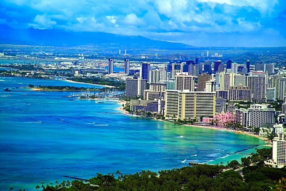 Waikiki Marina Resort at the Ilikai