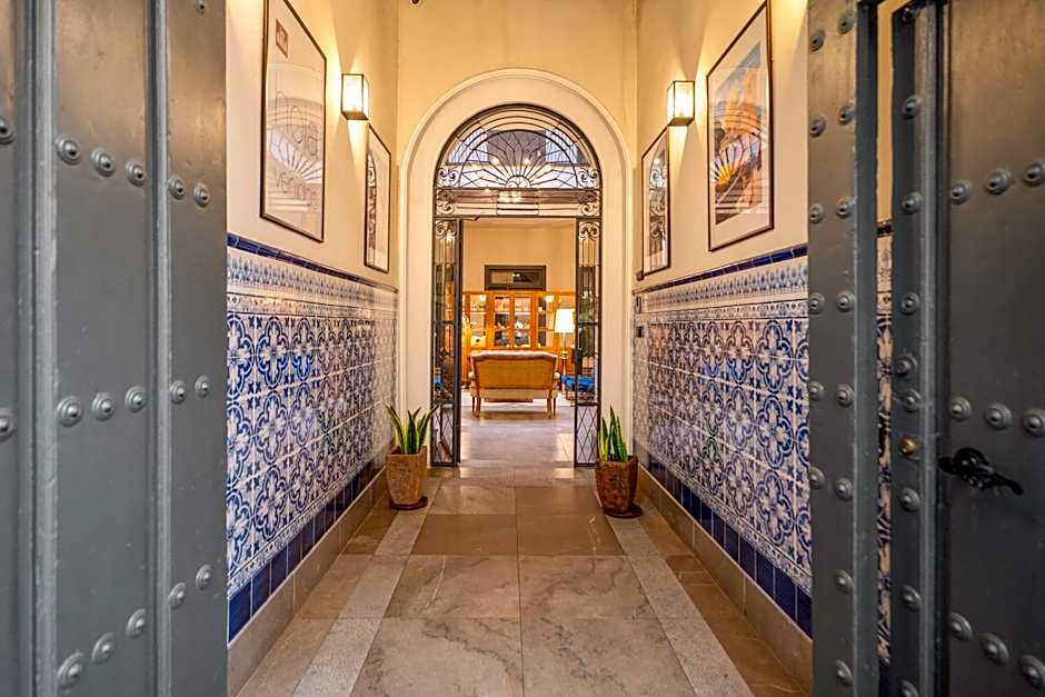 Casa Alhaja by Shiadu