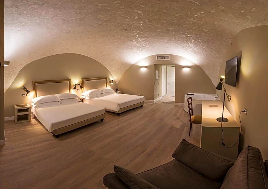 Caruso Place Luxury Rooms & Suites