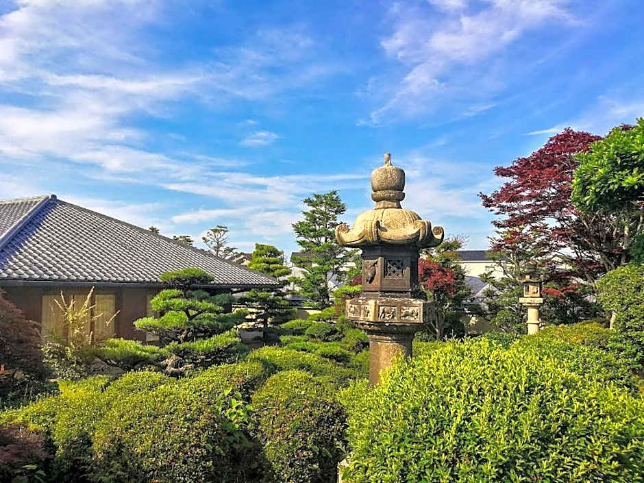 Kansai Airport Hotel Pine Villa
