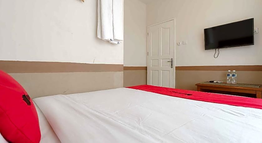 RedDoorz near Plaza Botania 1 Batam