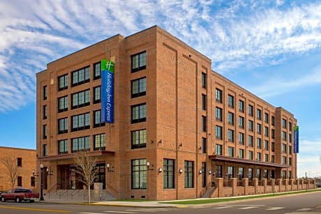 Holiday Inn Express Pensacola Downtown, an IHG Hotel
