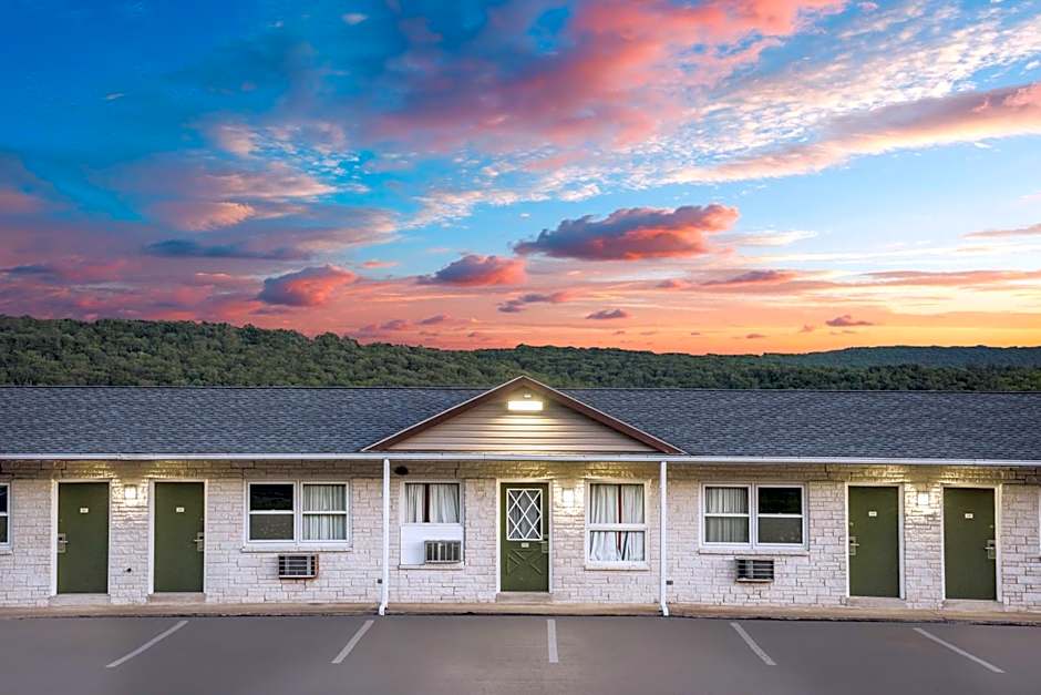 Knights Inn Pine Grove