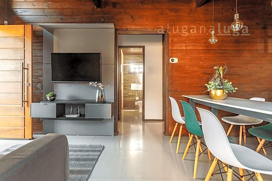 Ogram House - with Jacuzzi 3min to the Beach