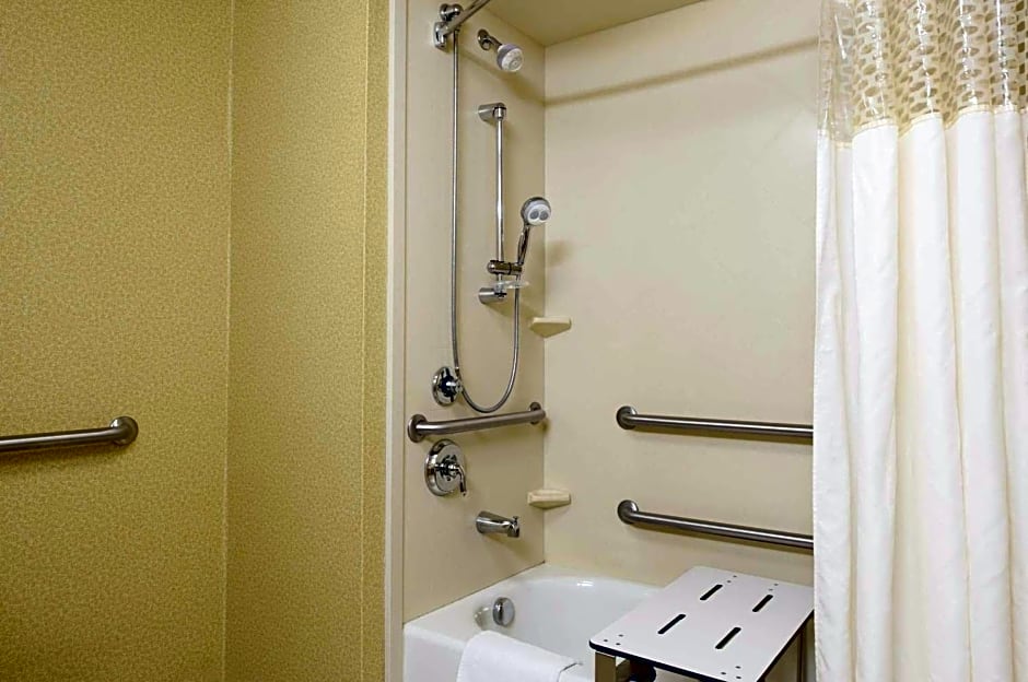 Hampton Inn By Hilton & Suites Moline-Quad City International Airport, Il