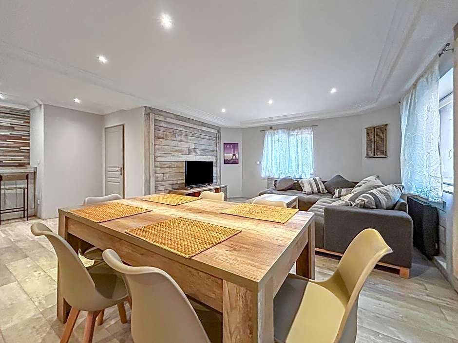Grand Salon Cosy, proche centre Dijon & garage 2p
