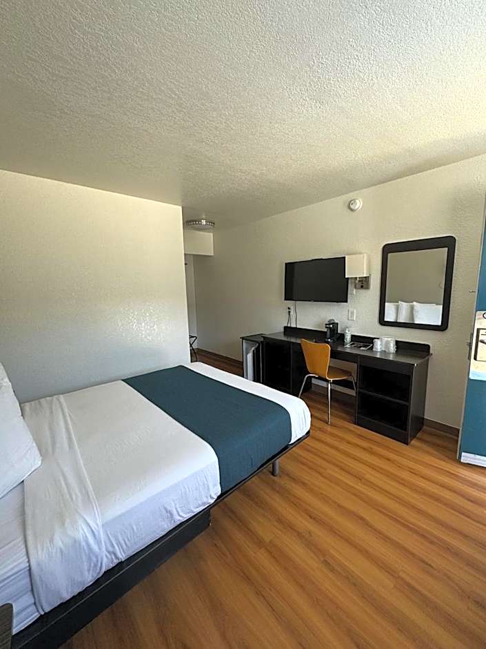 Motel 6-Stanton, CA