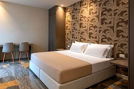 Deluxe One-Bedroom Apartment with Garden View