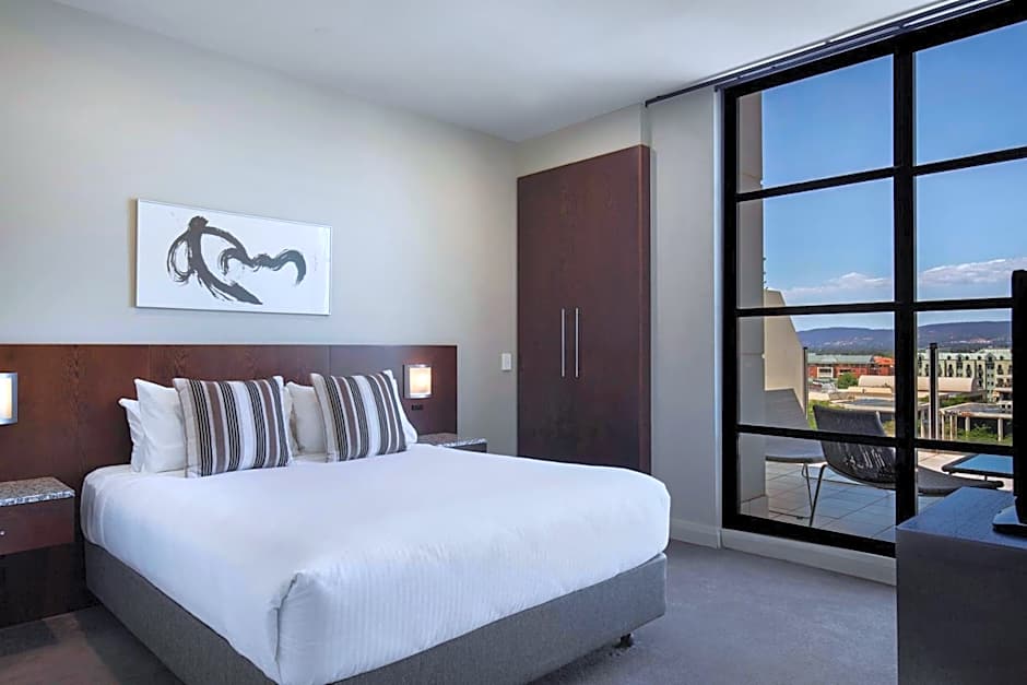 Mantra Hindmarsh Square