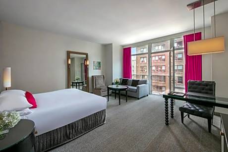 Grand Deluxe King Room