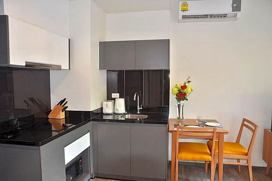 The deck patong 5 Star Apartment 巴东The Deck无边际海景泳池酒店