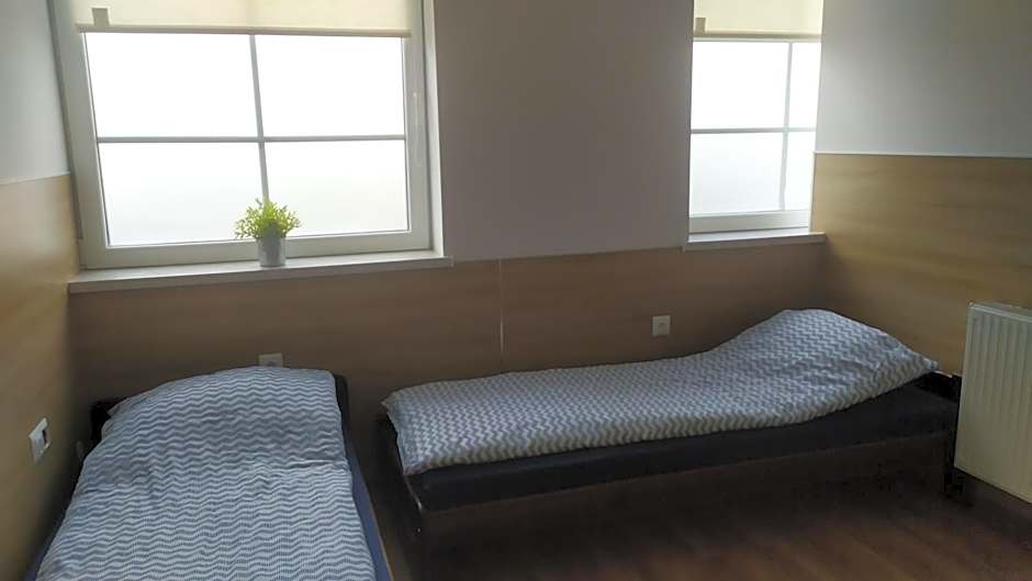 Pokoje Gościnne z łazienkami przy Wrocławiu, darmowy parking