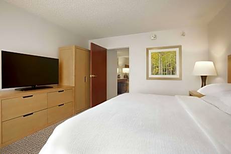 King Room - Mobility Access/Non-Smoking