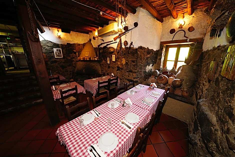 Linos Inn
