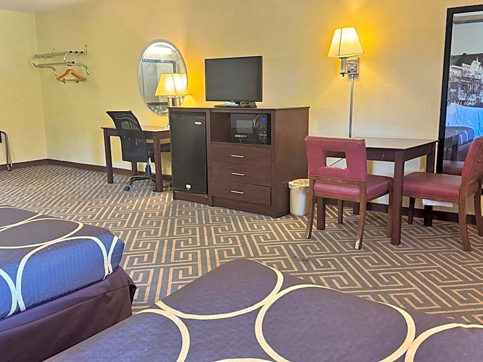 Super 8 by Wyndham Laurel