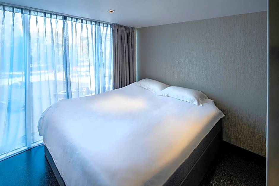 Diamond Capsule Hotel Amsterdam South