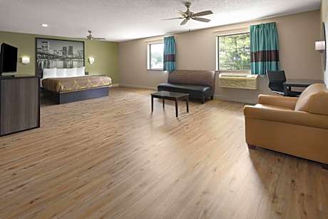 King Studio Suite - Non-Smoking