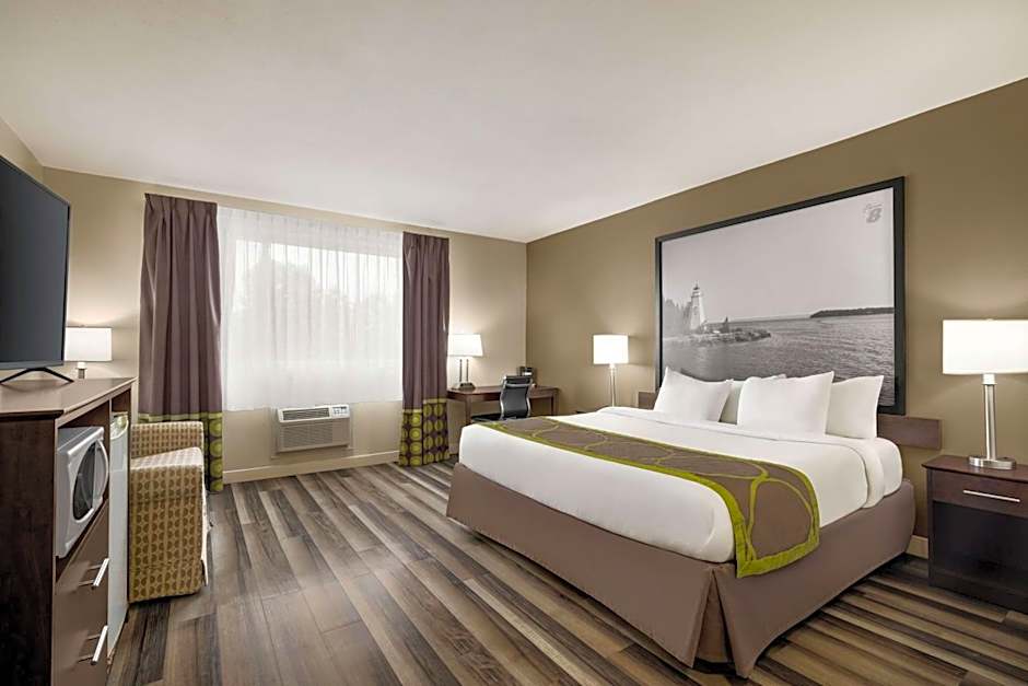 Super 8 by Wyndham Sarnia ON