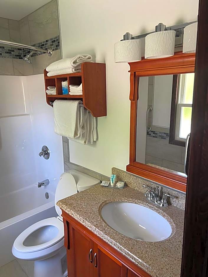 All Star Inn & Suites