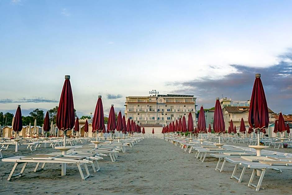 Hotel Soraya - Spiaggia Sawasdee with Beach, Restaurant & Parking