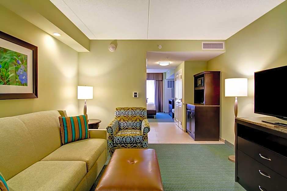 Hilton Garden Inn Woodbridge